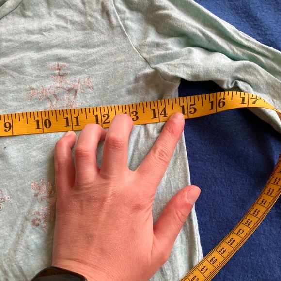 Girls’ Crewcuts Size Medium Long-Sleeve Snowflake T-Shirt - Picture 4 of 6